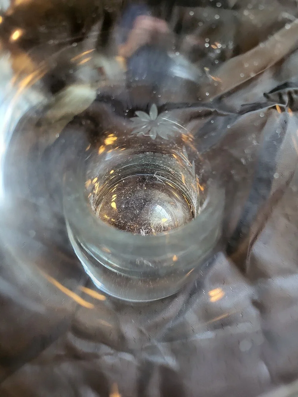 VTG. 7 x 5.5 Across Split And Folded Top Clear Etched Floral Glass Bud Vase - Picture 7 of 12
